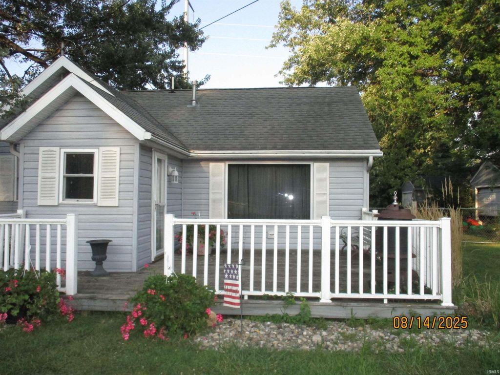 51772 Currant Road, Granger, IN 46530