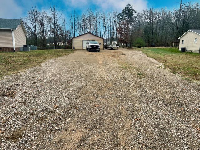 715 County Home RD, Savannah, TN 38372