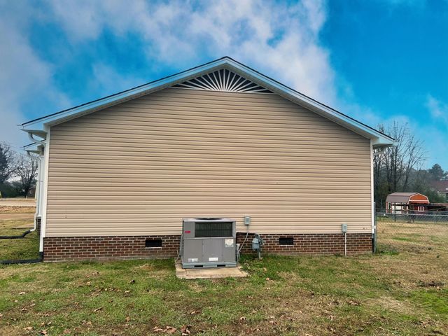 715 County Home RD, Savannah, TN 38372