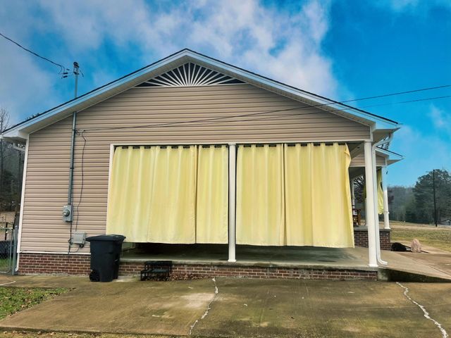 715 County Home RD, Savannah, TN 38372