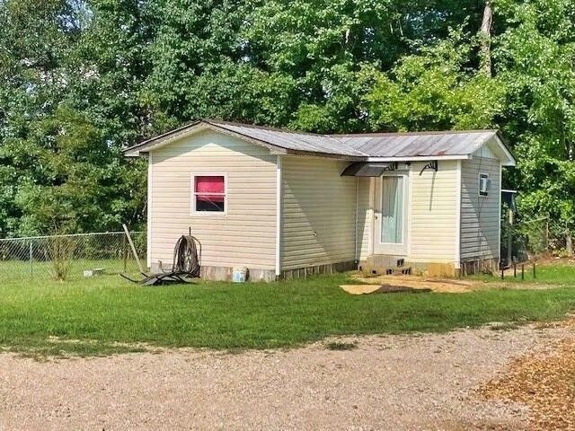 715 County Home RD, Savannah, TN 38372