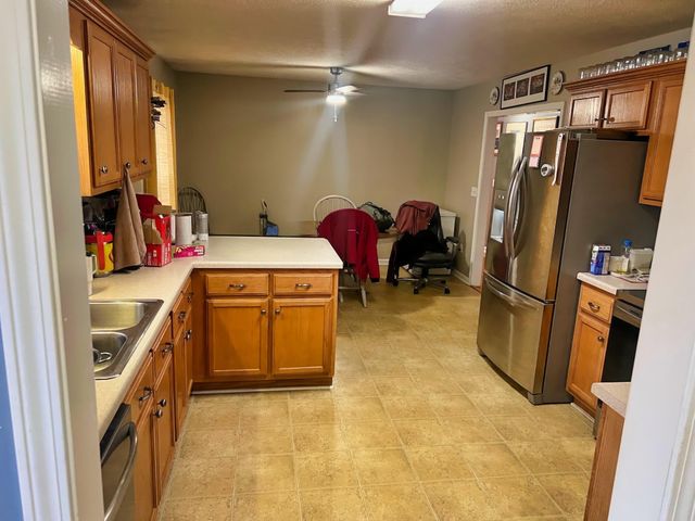 715 County Home RD, Savannah, TN 38372