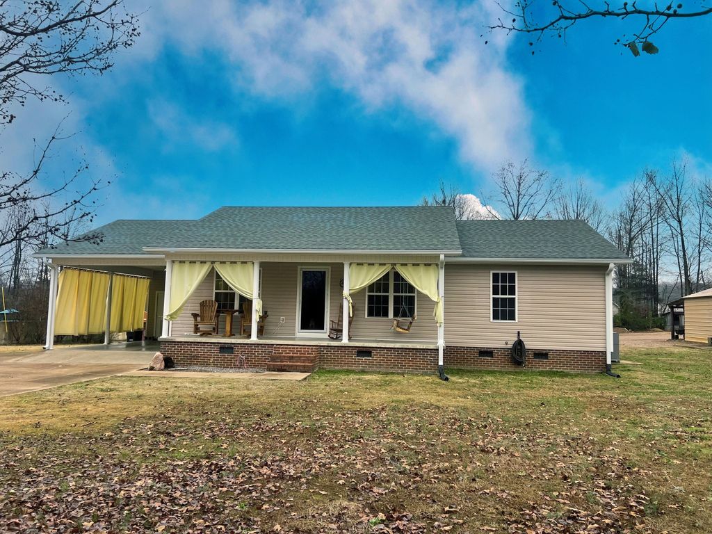715 County Home RD, Savannah, TN 38372