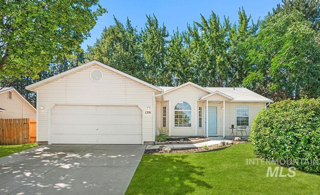 1391 E Oakridge Dr, Boise, ID 83716