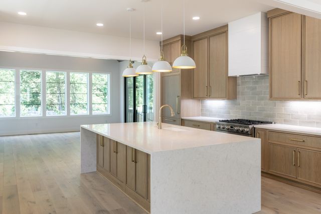 6398 Highway 100, Nashville, TN 37205