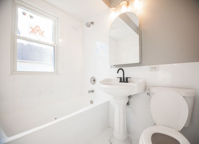 235 W Ash Street, Lombard, IL 60148