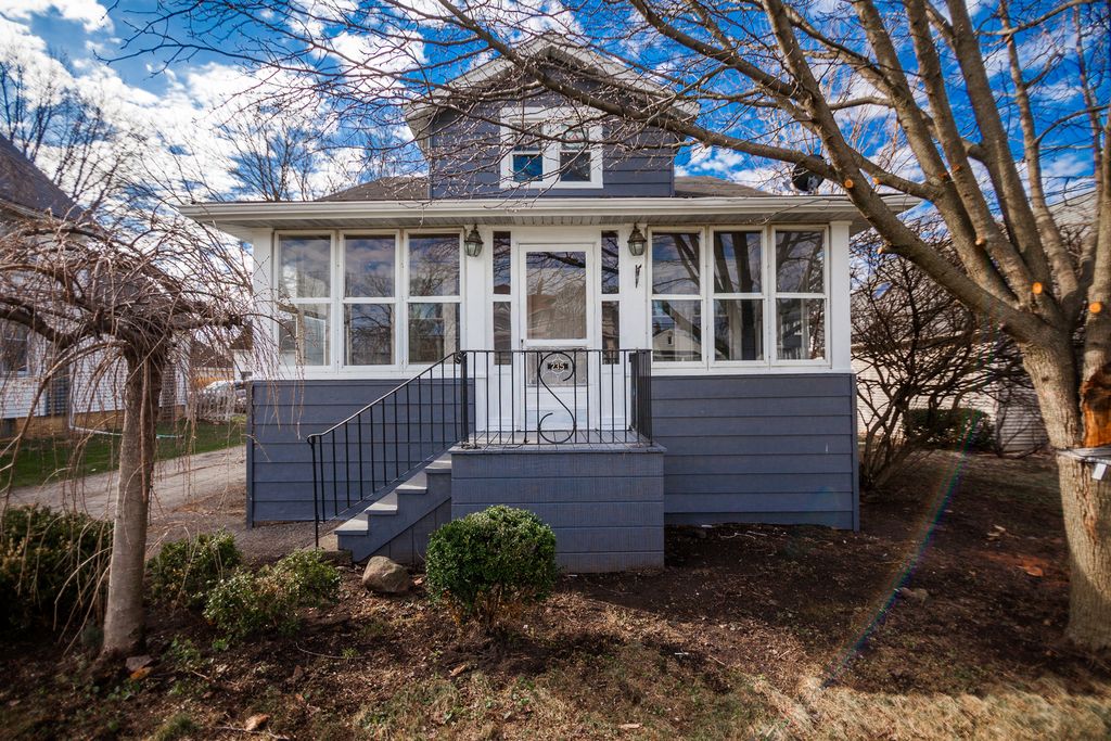 235 W Ash Street, Lombard, IL 60148