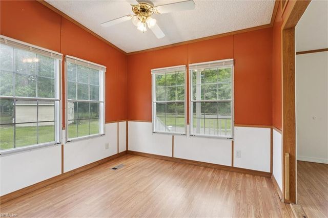 6925 Deer Stand DR, Gloucester, VA 23061