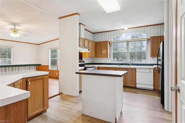 6925 Deer Stand DR, Gloucester, VA 23061