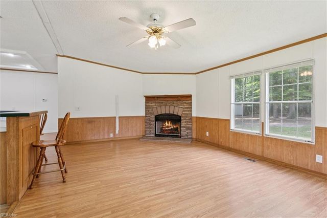 6925 Deer Stand DR, Gloucester, VA 23061