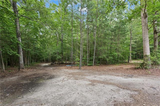 6925 Deer Stand DR, Gloucester, VA 23061