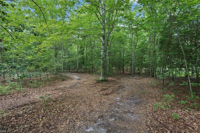 6925 Deer Stand DR, Gloucester, VA 23061