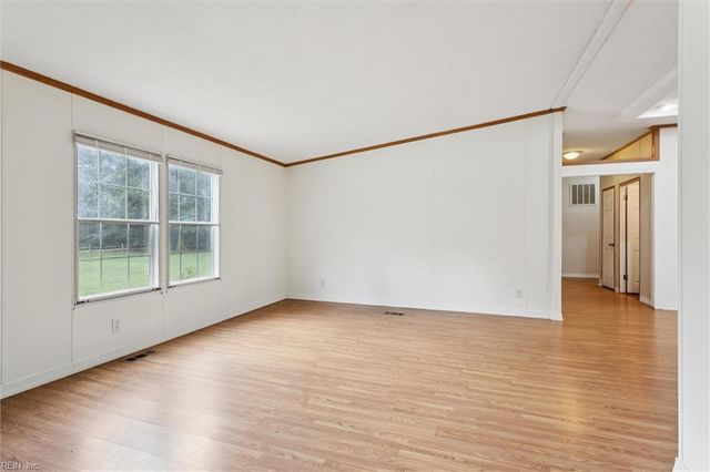 6925 Deer Stand DR, Gloucester, VA 23061