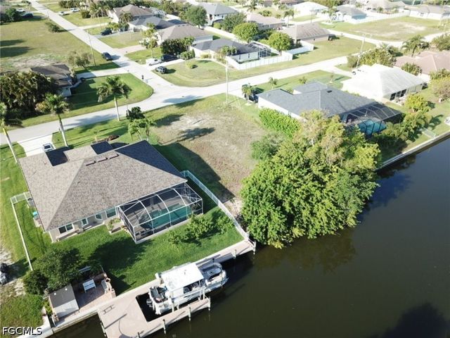 1831 SW 31st TER, Cape Coral, FL 33914
