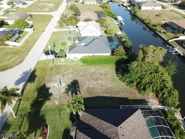 1831 SW 31st TER, Cape Coral, FL 33914