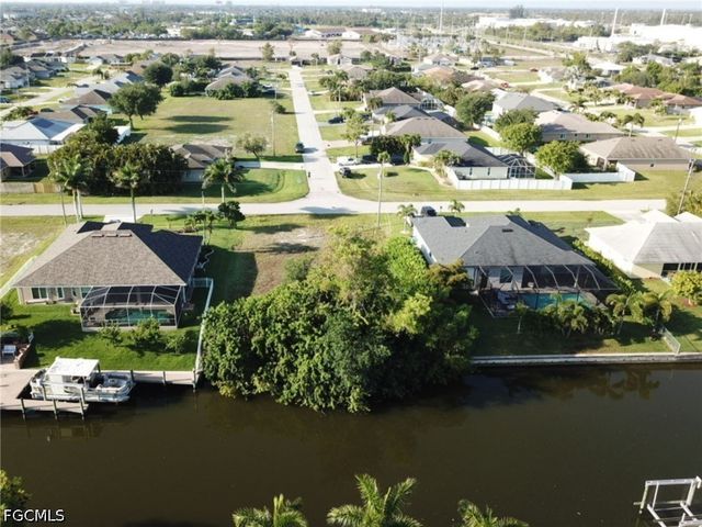 1831 SW 31st TER, Cape Coral, FL 33914