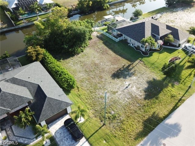 1831 SW 31st TER, Cape Coral, FL 33914