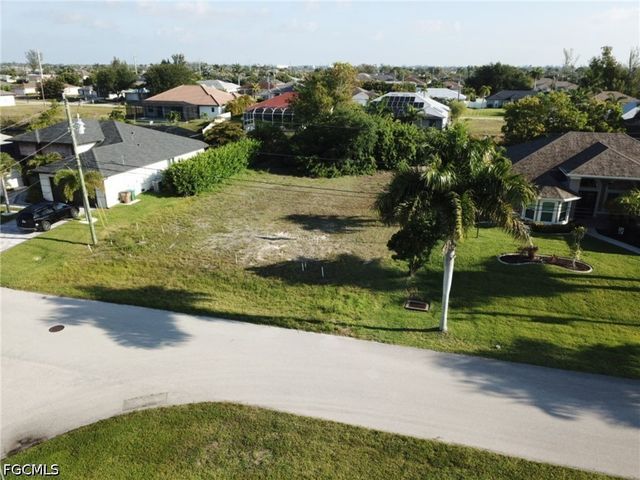 1831 SW 31st TER, Cape Coral, FL 33914
