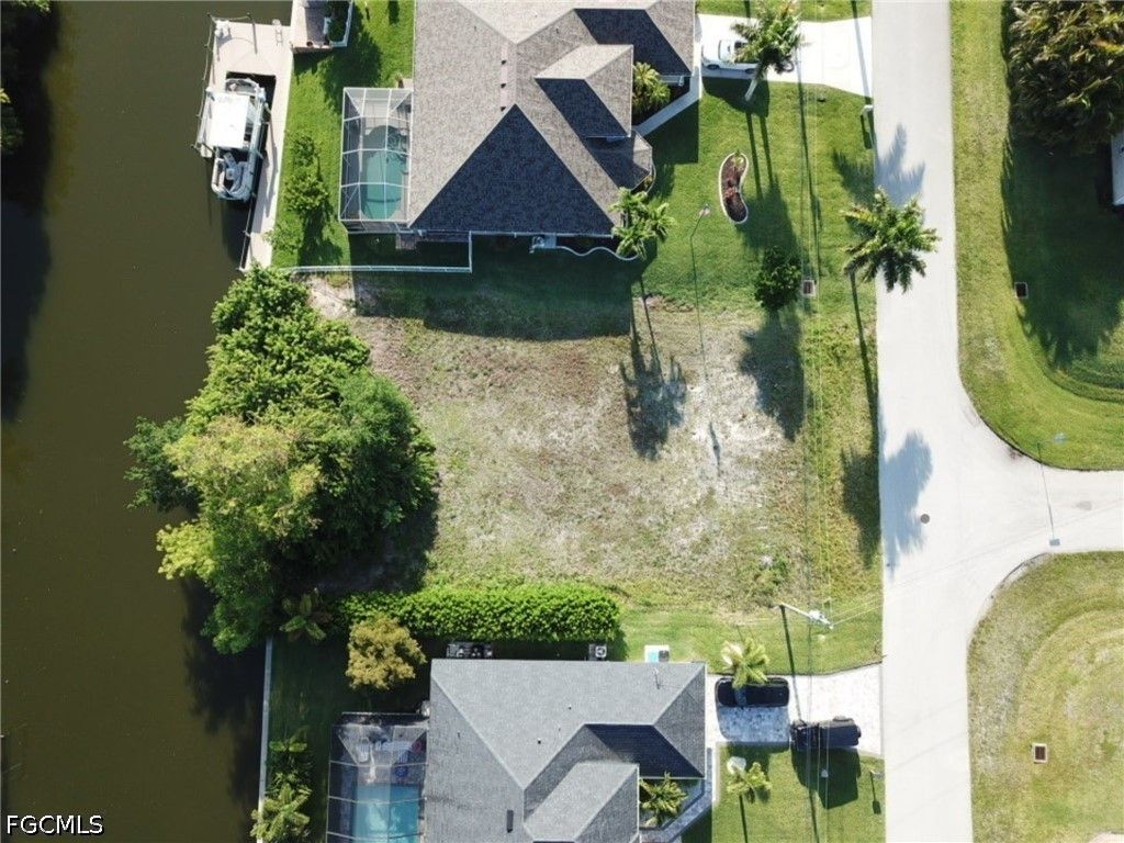 1831 SW 31st TER, Cape Coral, FL 33914