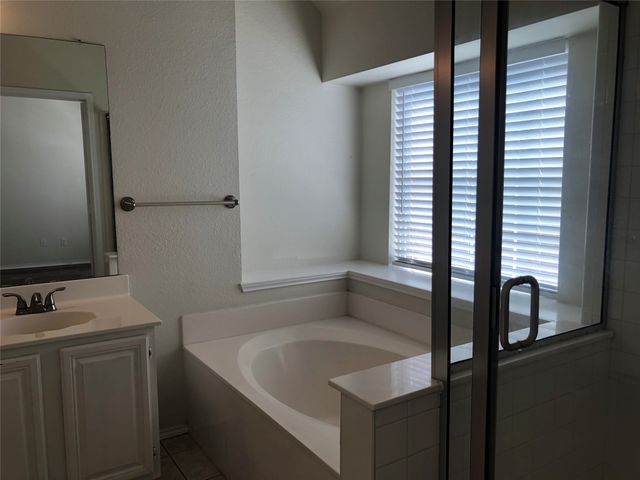 3841 Rolling Hills Drive, Plano, TX 75025