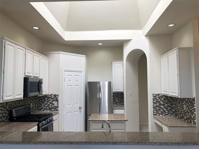 3841 Rolling Hills Drive, Plano, TX 75025