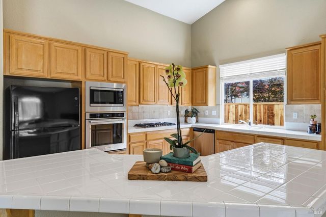 715 Antiquity Dr, Fairfield, CA 94534