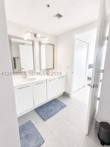 92 SW 3rd St 3808, Miami, FL 33130