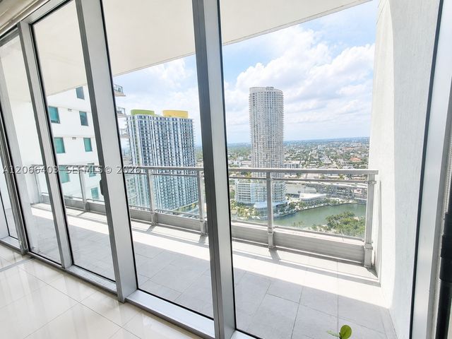 92 SW 3rd St 3808, Miami, FL 33130