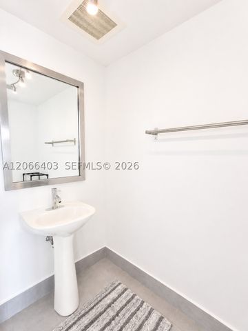 92 SW 3rd St 3808, Miami, FL 33130