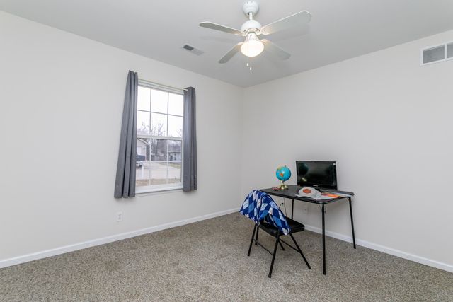 154 E TULLY CT, Columbia, MO 65202