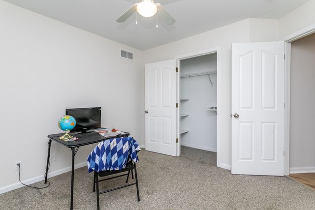 154 E TULLY CT, Columbia, MO 65202