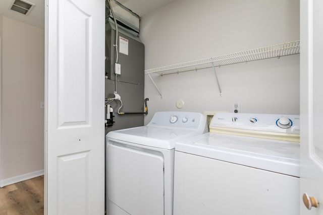 154 E TULLY CT, Columbia, MO 65202