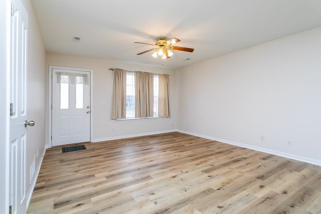 154 E TULLY CT, Columbia, MO 65202