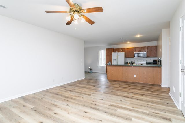 154 E TULLY CT, Columbia, MO 65202