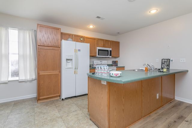 154 E TULLY CT, Columbia, MO 65202