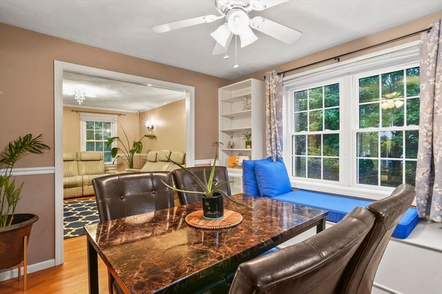 734 Lincoln St, Franklin, MA 02038