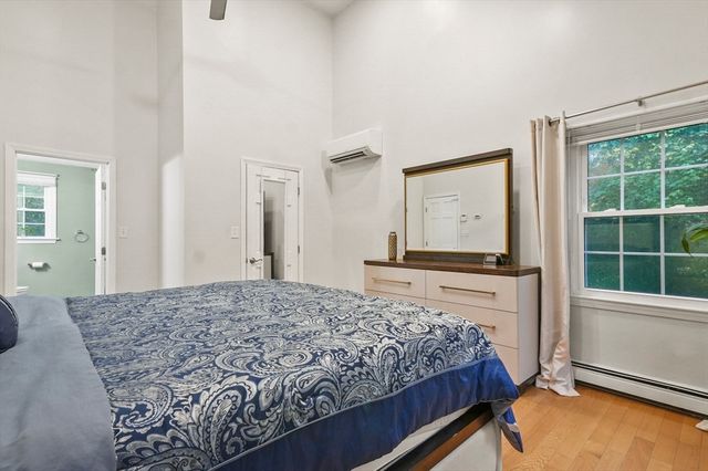 734 Lincoln St, Franklin, MA 02038