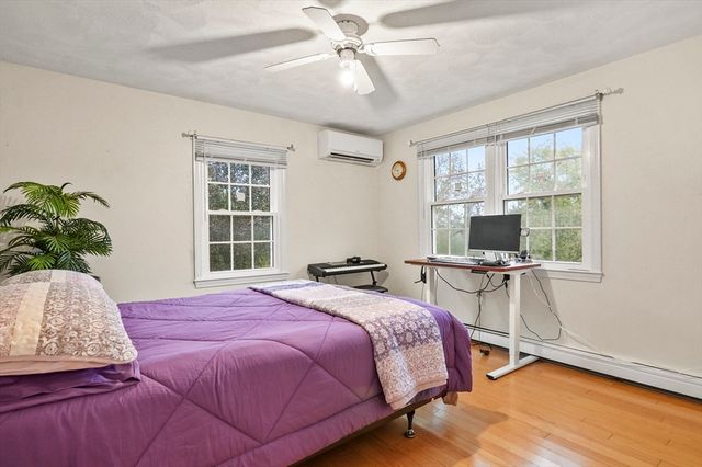 734 Lincoln St, Franklin, MA 02038