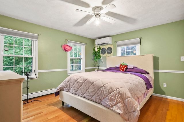 734 Lincoln St, Franklin, MA 02038