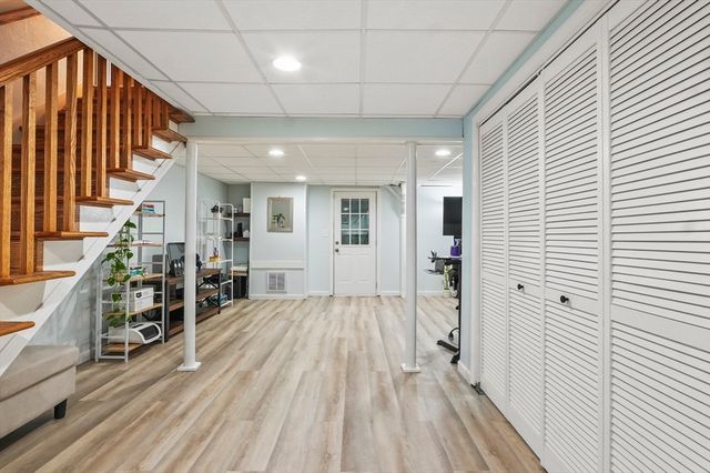 734 Lincoln St, Franklin, MA 02038