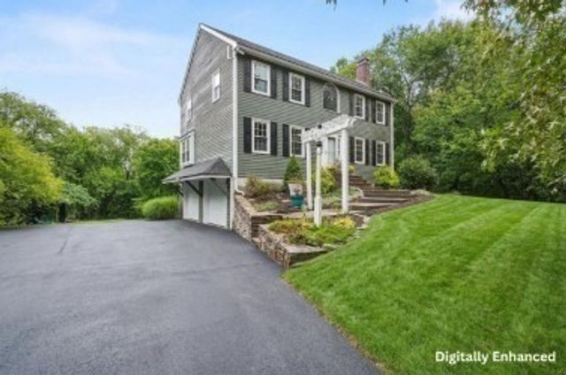 734 Lincoln St, Franklin, MA 02038