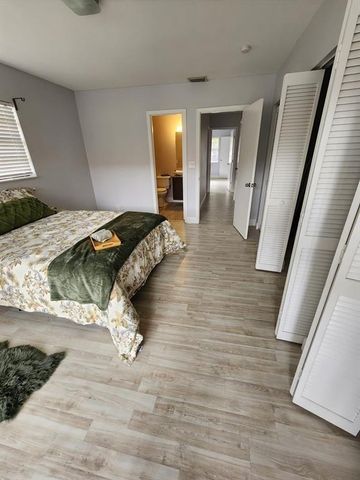 11596 NW 45th St 4, Coral Springs, FL 33065