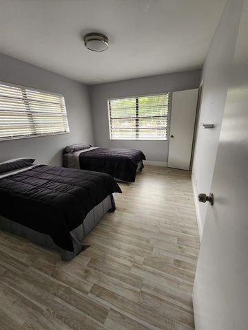 11596 NW 45th St 4, Coral Springs, FL 33065