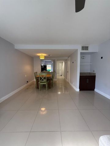 11596 NW 45th St 4, Coral Springs, FL 33065