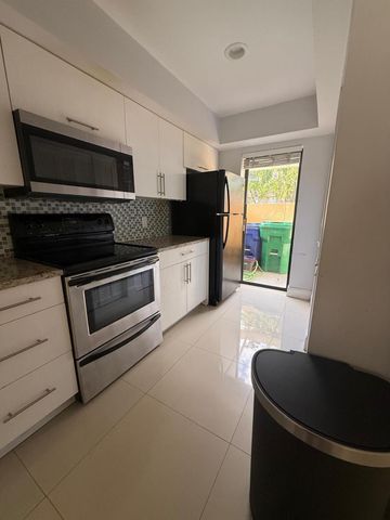 11596 NW 45th St 4, Coral Springs, FL 33065