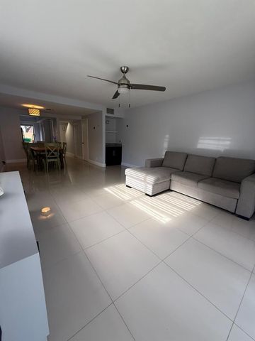 11596 NW 45th St 4, Coral Springs, FL 33065