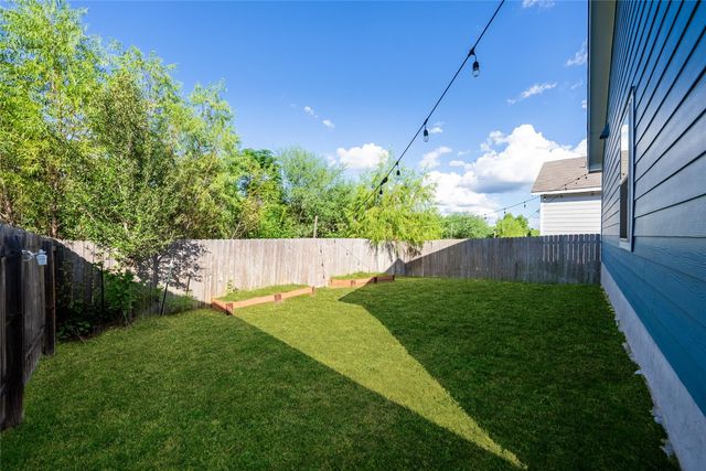 7120 Tonka LN, Austin, TX 78744