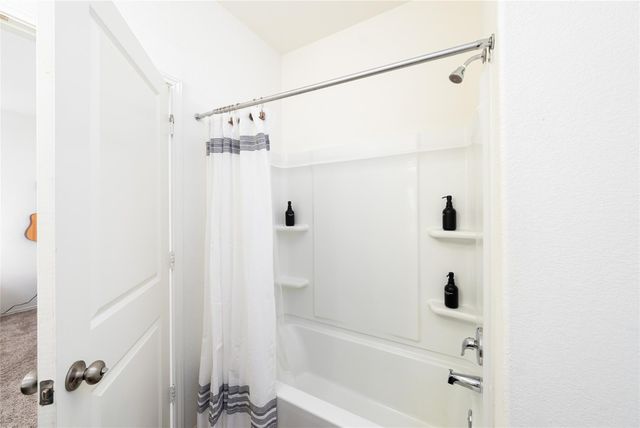 7120 Tonka LN, Austin, TX 78744