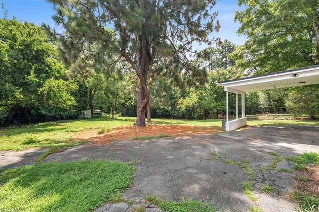 156 Payne Road, Thomasville, NC 27360