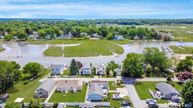 25 River Avenue, Old Saybrook, CT 06475